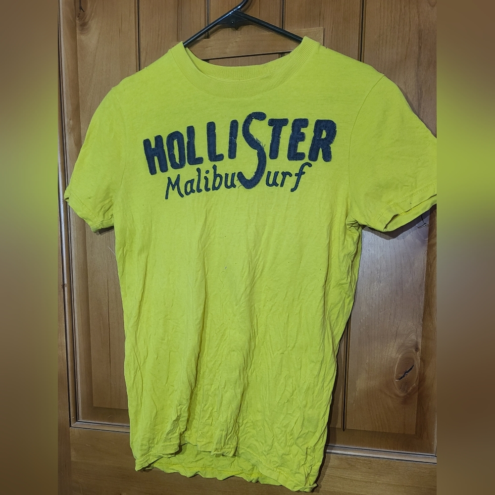 Hollister yellow with blue rough cut logo size small